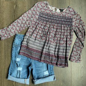 Cute mixed outfit!♥️ Lightweight flowy top from